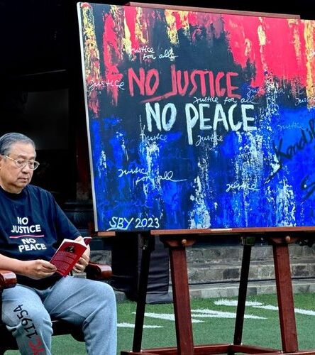 SBY Lukis 'No Justice No Peace', Sindir Keadaan Indonesia?SBY Lukis 'No Justice No Peace', Sindir Keadaan Indonesia?