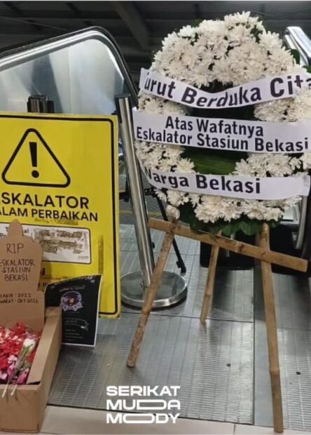 Eskalator Stasiun Bekasi Akhirnya Diperbaiki!