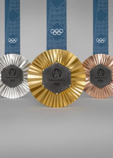 Olimpiade Paris 2024 Bikin Medali dari Menara Eiffel!